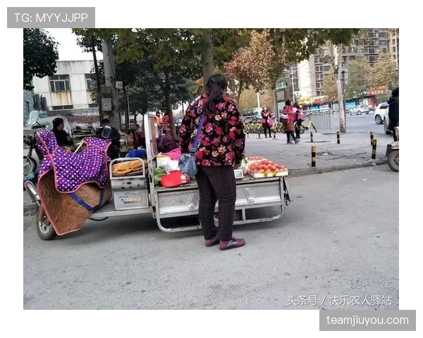 施洋今晚那个神操作，感觉就像明星突然跑到街边摆摊干起代言了！