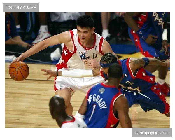 奥拉朱旺低位单打提升效率 领先姚明篮下终结能力明显